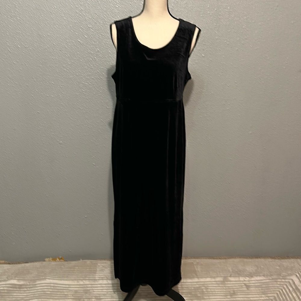 Vintage Dressing Clio women’s velvet pullover dress with side slits size M